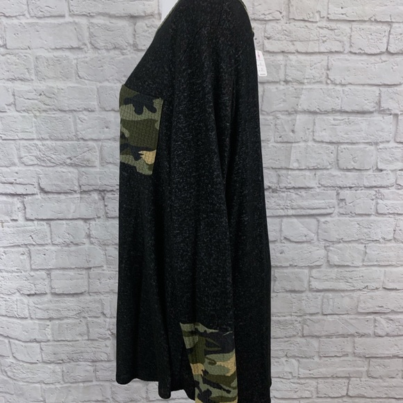 NWT Camo Pocket Sweater Heathered Gray - Picture 4 of 6